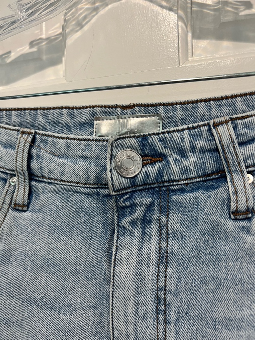 KUT from the Kloth Jane Long Shorts High Rise Frayed Hem Light Wash Denim Size 6 - Picture 3 of 7